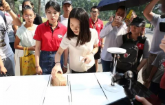 京東無人車霸屏！五年后，給你送貨的可能全是
